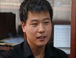 通过评选和宣传“感动工大”人物